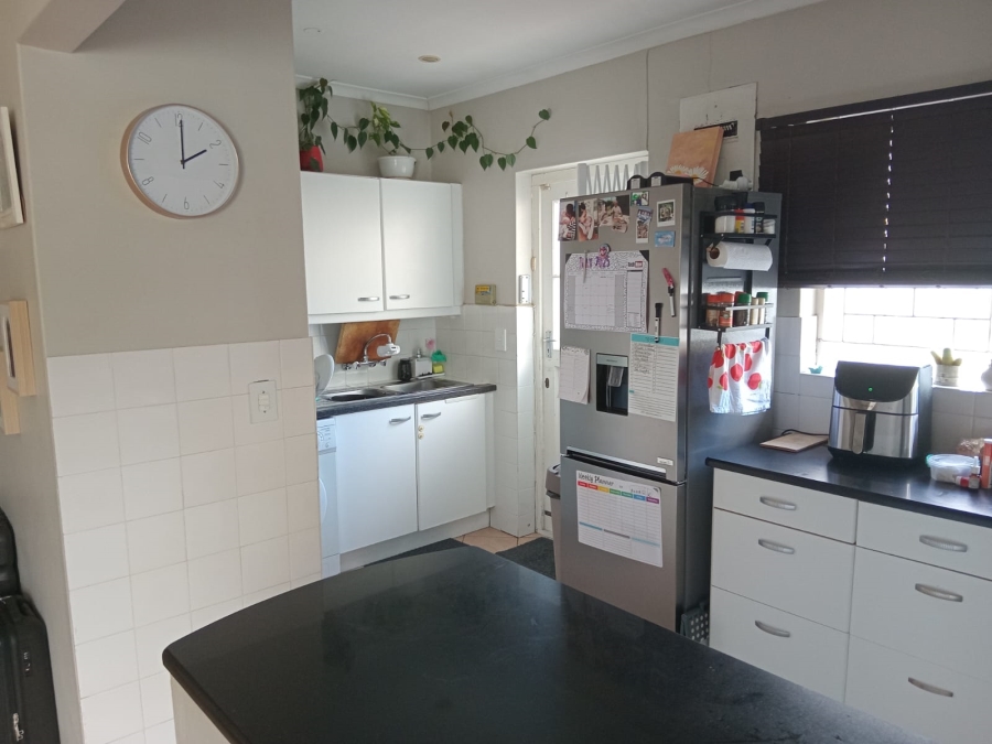 To Let 3 Bedroom Property for Rent in Rondebosch Western Cape